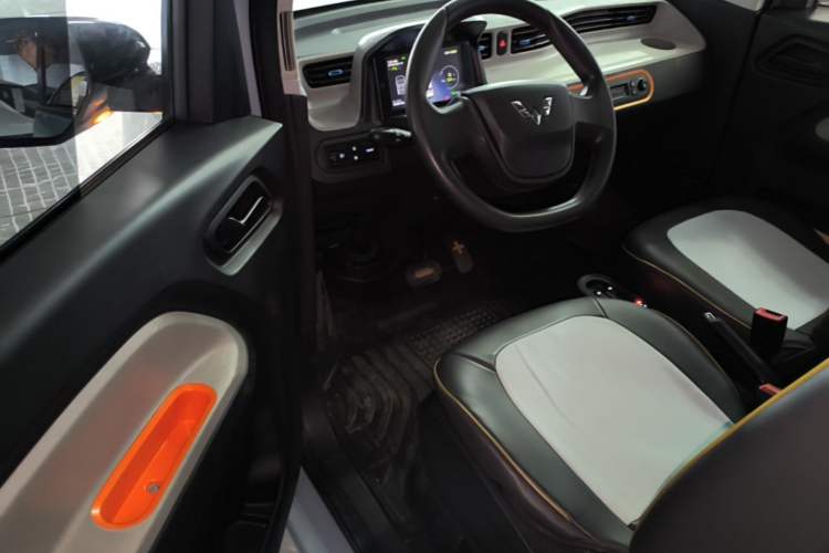Used Wuling Hongguang MINIEV 2020 Freedom Version Lithium Iron Phosphate Driver Seat