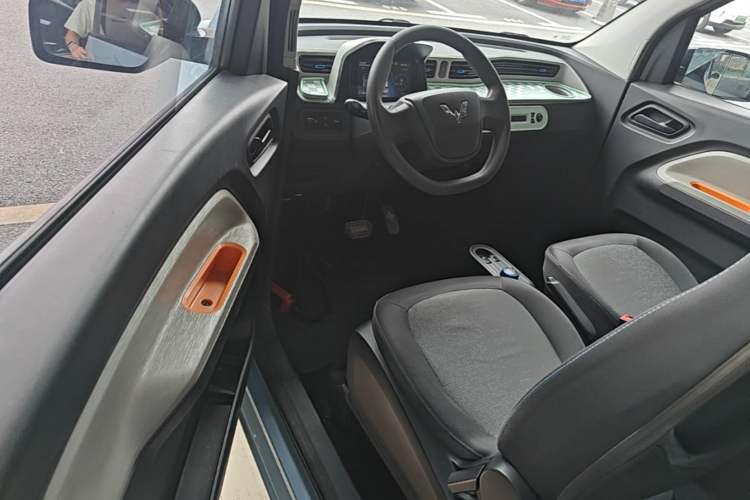 Used Wuling Hongguang MINIEV 2020 Freedom Version Lithium Iron Phosphate Driver Seat