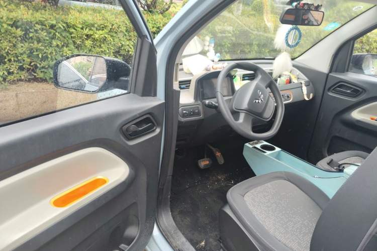 Used Wuling Hongguang MINIEV 2020 Zizai Version Lithium-NMC Driver Seat