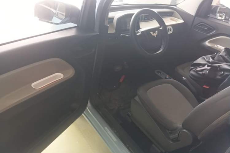 Used Wuling Hongguang MINIEV 2020 Freedom Version Lithium Iron Phosphate Driver Seat