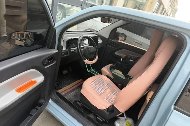 Used Wuling Hongguang MINIEV 2020 Freedom Version Lithium Iron Phosphate Driver Seat