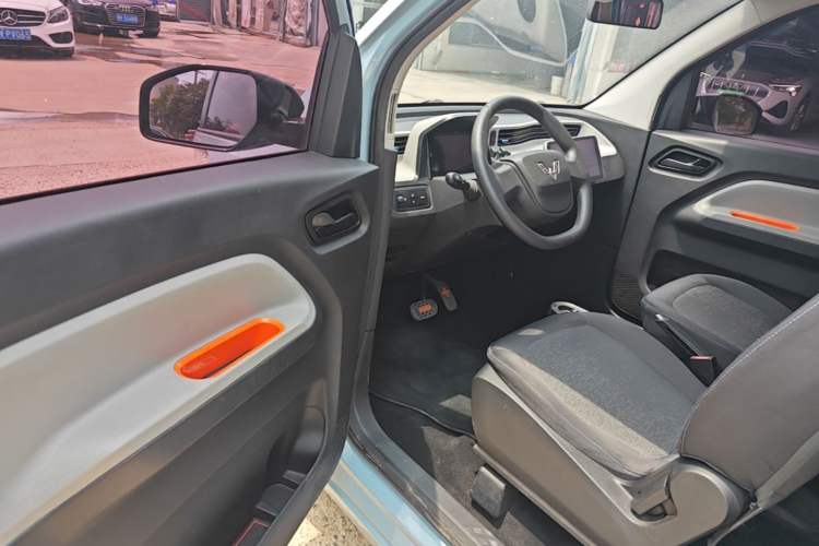 Used Wuling Hongguang MINIEV 2020 Zizai Version Lithium-NMC Driver Seat