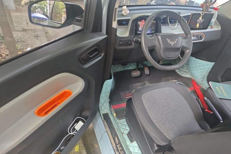 Used Wuling Hongguang MINIEV 2020 Enjoyment Model Lithium Iron Phosphate Driver Seat