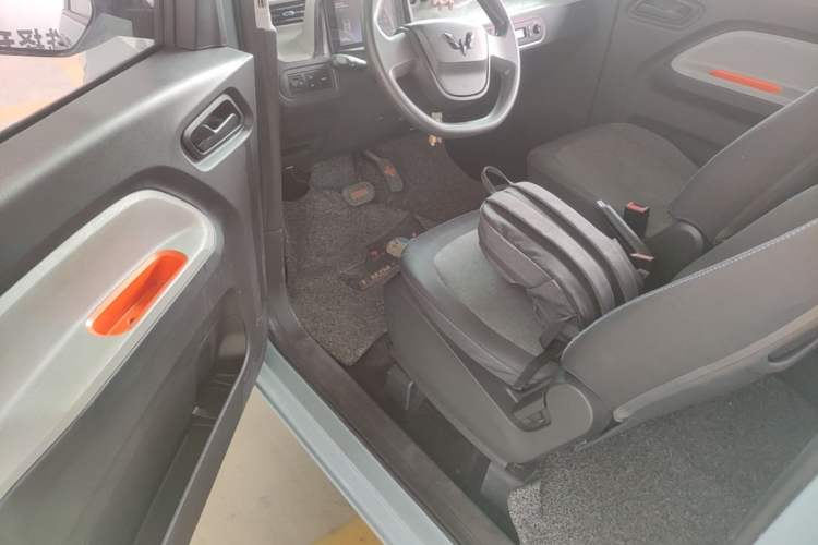 Used Wuling Hongguang MINIEV 2020 Zizai Version Lithium-NMC Driver Seat