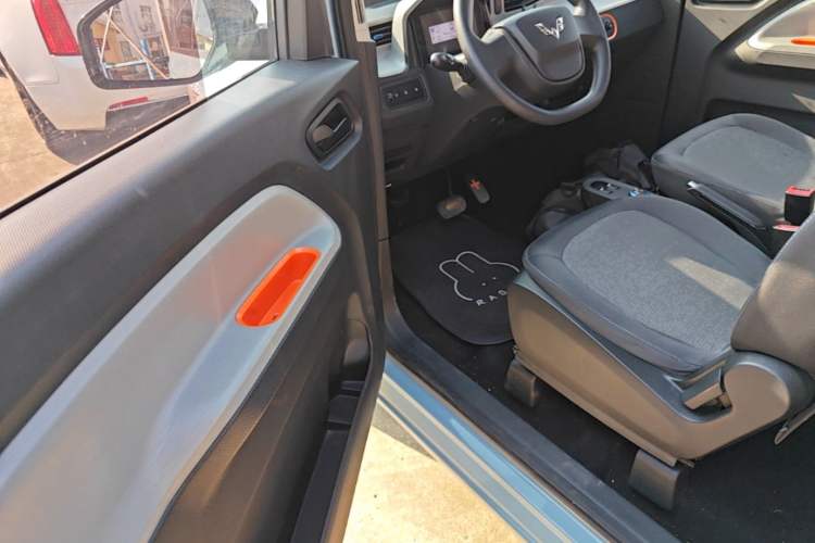 Used Wuling Hongguang MINIEV 2020 Lite Version Lithium Iron Phosphate Driver Seat