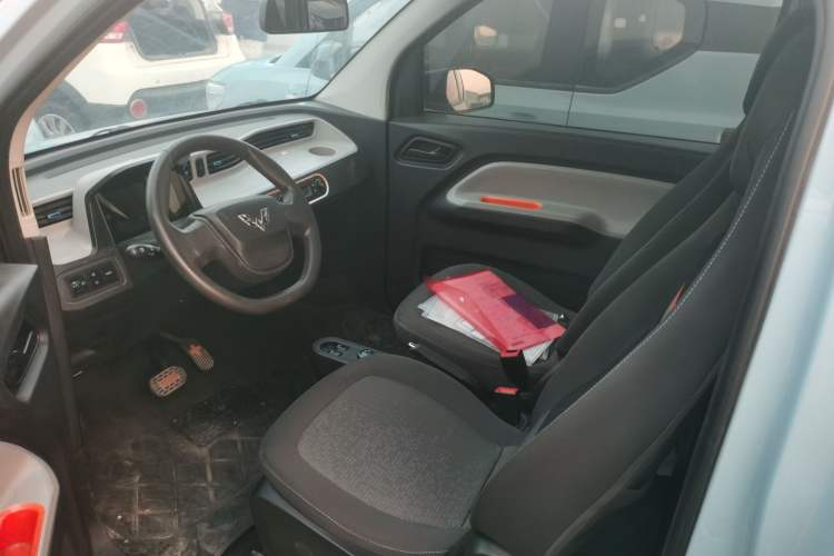Used Wuling Hongguang MINIEV 2020 Easy Version Lithium-Ion Battery Driver Seat