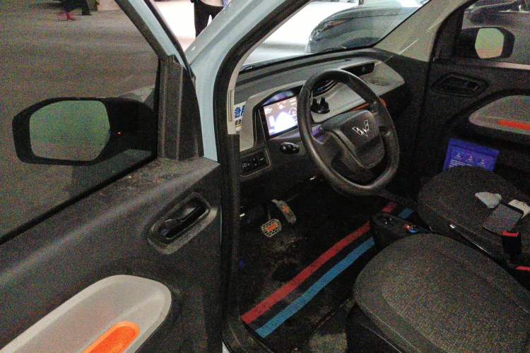 Used Wuling Hongguang MINIEV 2020 Freedom Version Lithium Iron Phosphate Driver Seat