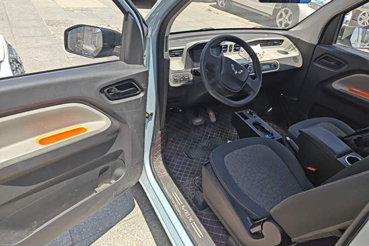 Used Wuling Hongguang MINIEV 2020 Enjoyment Model Lithium Iron Phosphate Driver Seat