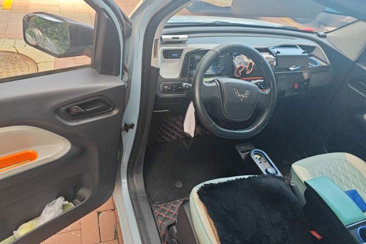 Used Wuling Hongguang MINIEV 2020 Enjoyment Model Lithium Iron Phosphate Driver Seat