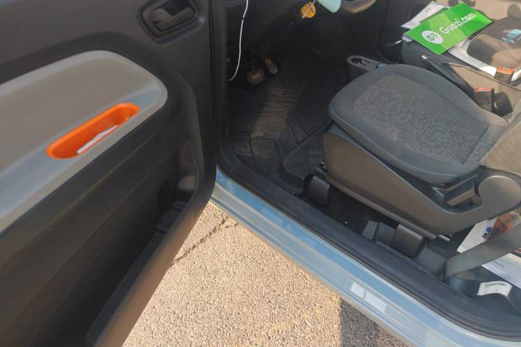 Used Wuling Hongguang MINIEV 2020 Enjoyment Model Lithium Iron Phosphate Driver Seat