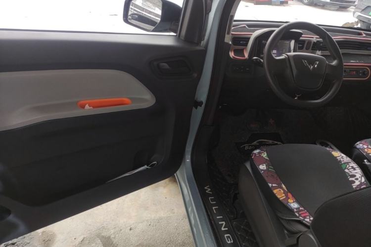 Used Wuling Hongguang MINIEV 2020 Freedom Version Lithium Iron Phosphate Driver Seat