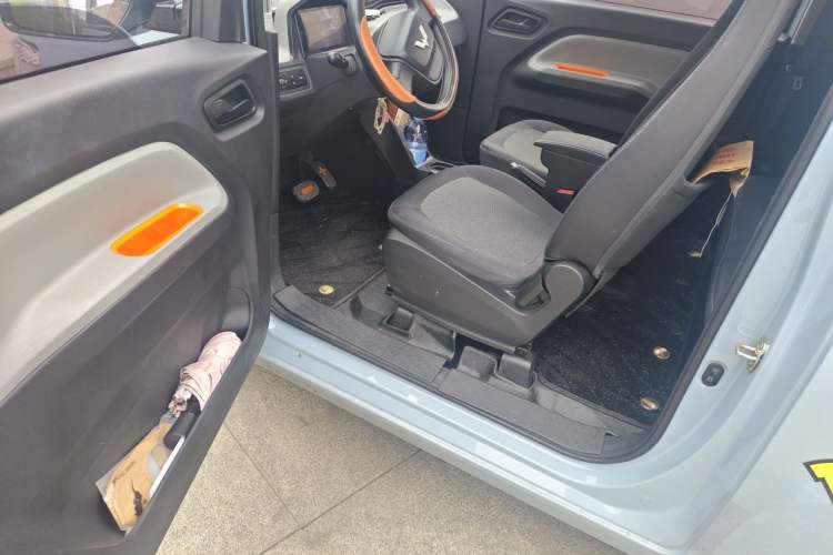 Used Wuling Hongguang MINIEV 2020 Enjoyment Model Lithium Iron Phosphate Driver Seat