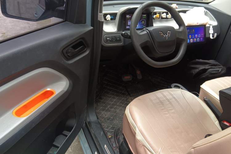 Used Wuling Hongguang MINIEV 2020 Lite Version Lithium Iron Phosphate Driver Seat