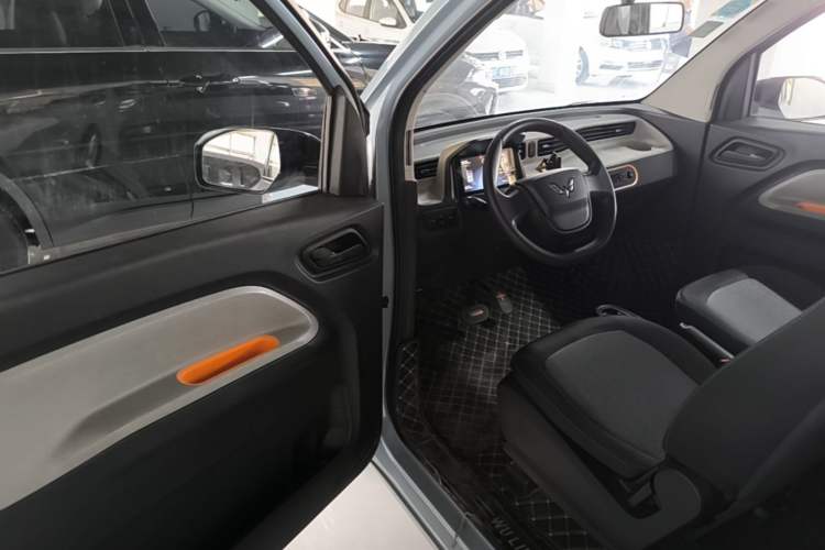 Used Wuling Hongguang MINIEV 2020 Enjoyment Model Lithium Iron Phosphate Driver Seat