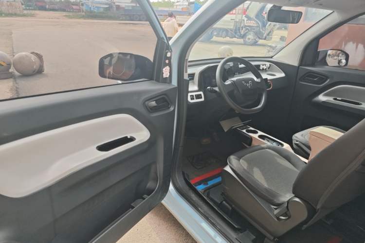 Used Wuling Hongguang MINIEV 2020 Freedom Version Lithium Iron Phosphate Driver Seat