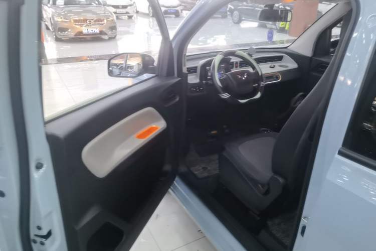 Used Wuling Hongguang MINIEV 2020 Enjoyment Model Lithium Iron Phosphate Driver Seat