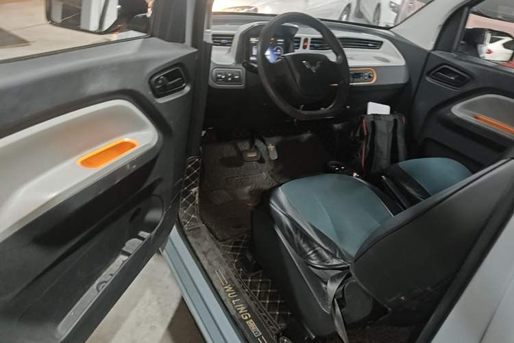 Used Wuling Hongguang MINIEV 2020 Freedom Version Lithium Iron Phosphate Driver Seat
