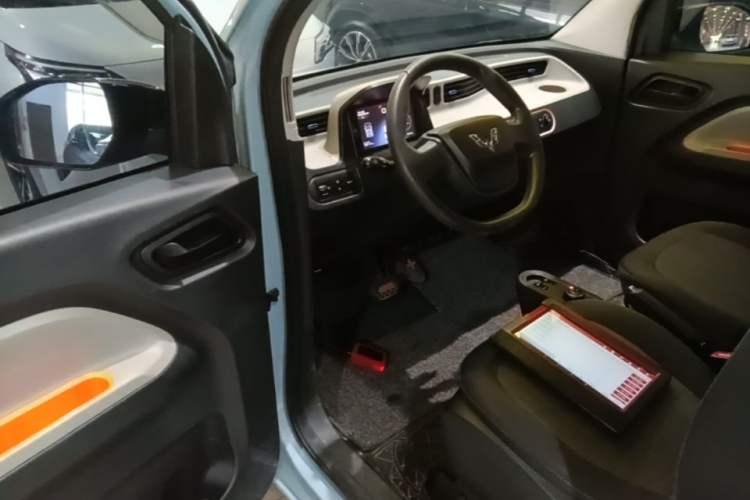 Used Wuling Hongguang MINIEV 2020 Zizai Version Lithium-NMC Driver Seat