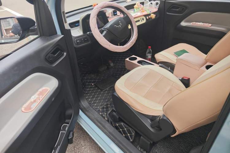 Used Wuling Hongguang MINIEV 2020 Enjoyment Model Lithium Iron Phosphate Driver Seat