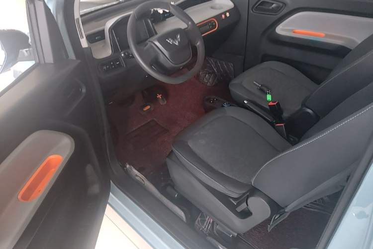 Used Wuling Hongguang MINIEV 2020 Freedom Version Lithium Iron Phosphate Driver Seat