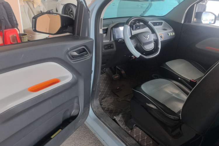 Used Wuling Hongguang MINIEV 2020 Zizai Version Lithium-NMC Driver Seat