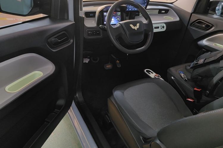 Used Wuling Hongguang MINIEV 2020 Freedom Version Lithium Iron Phosphate Driver Seat