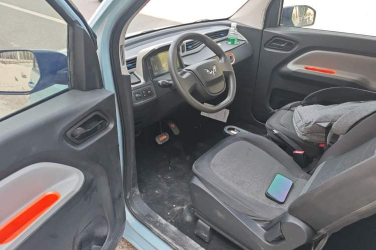 Used Wuling Hongguang MINIEV 2020 Enjoyment Model Lithium Iron Phosphate Driver Seat