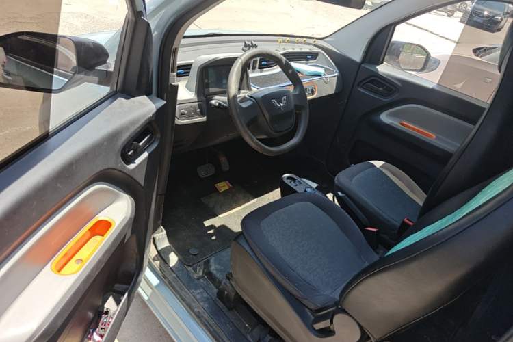 Used Wuling Hongguang MINIEV 2020 Zizai Version Lithium-NMC Driver Seat