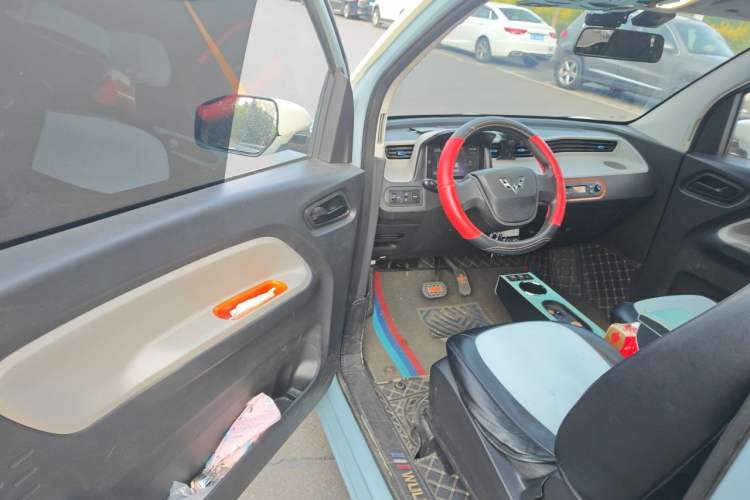 Used Wuling Hongguang MINIEV 2020 Enjoyment Model Lithium Iron Phosphate Driver Seat