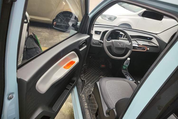 Used Wuling Hongguang MINIEV 2020 Enjoyment Model Lithium Iron Phosphate Driver Seat