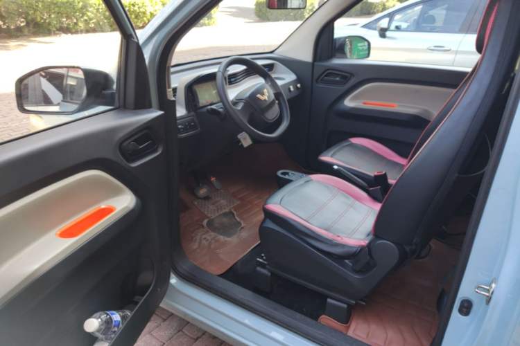 Used Wuling Hongguang MINIEV 2020 Freedom Version Lithium Iron Phosphate Driver Seat