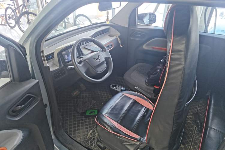 Used Wuling Hongguang MINIEV 2020 Enjoyment Model Lithium Iron Phosphate Driver Seat