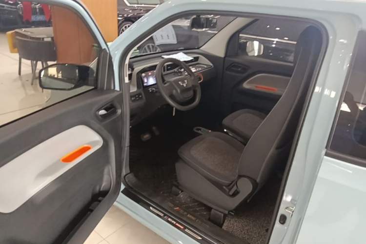 Used Wuling Hongguang MINIEV 2020 Enjoy Edition Lithium-Ion Battery Driver Seat