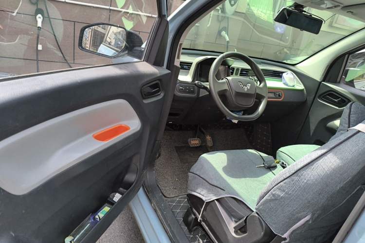 Used Wuling Hongguang MINIEV 2020 Enjoyment Model Lithium Iron Phosphate Driver Seat