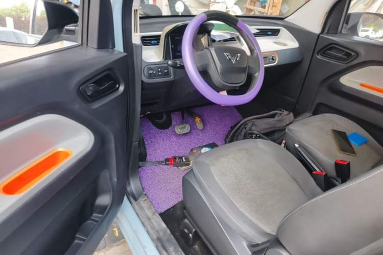 Used Wuling Hongguang MINIEV 2020 Enjoyment Model Lithium Iron Phosphate Driver Seat