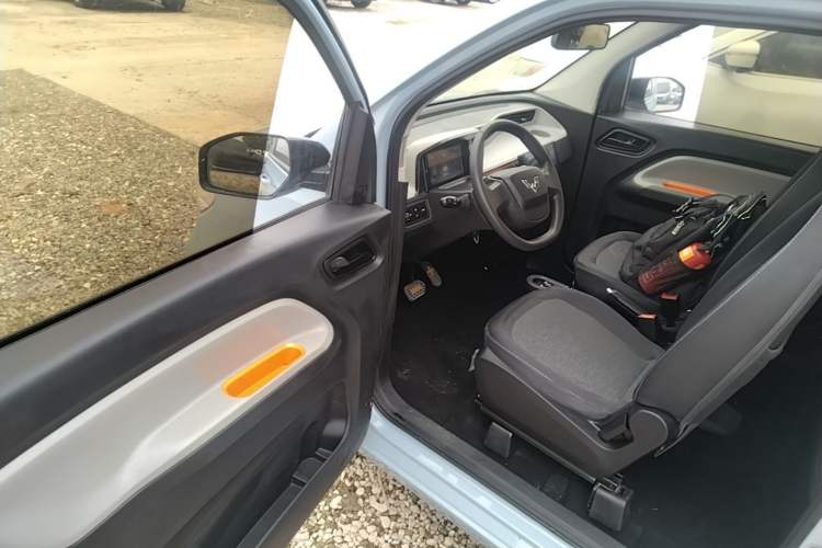 Used Wuling Hongguang MINIEV 2020 Enjoyment Model Lithium Iron Phosphate Driver Seat