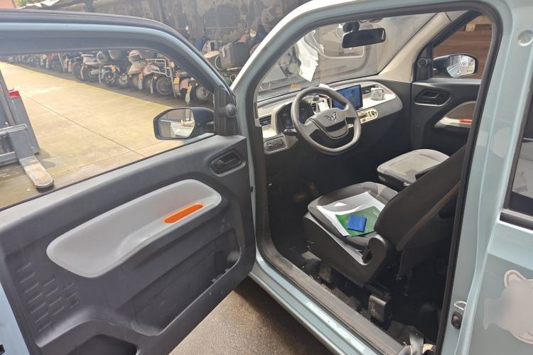 Used Wuling Hongguang MINIEV 2020 Enjoyment Model Lithium Iron Phosphate Driver Seat