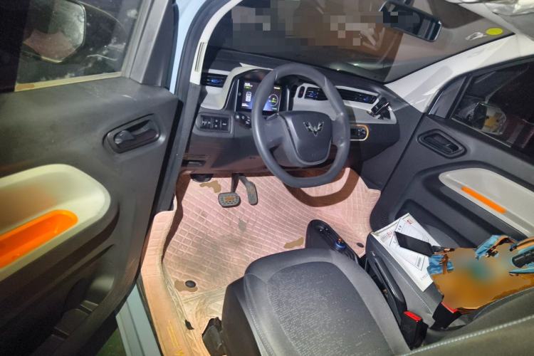 Used Wuling Hongguang MINIEV 2020 Freedom Version Lithium Iron Phosphate Driver Seat