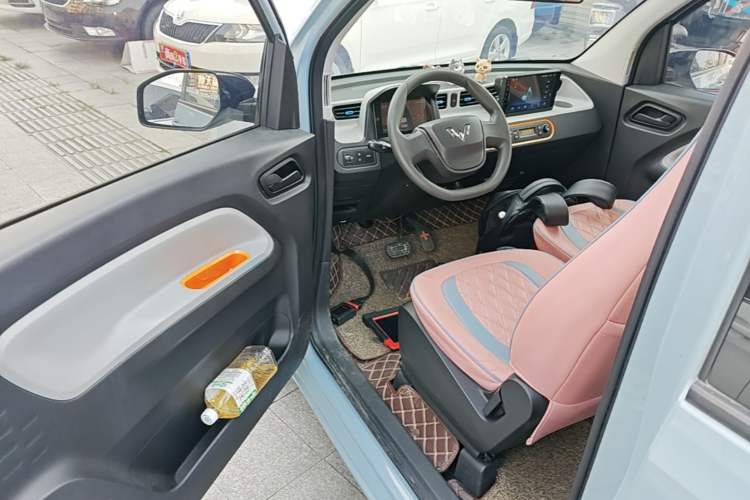Used Wuling Hongguang MINIEV 2020 Enjoyment Model Lithium Iron Phosphate Driver Seat