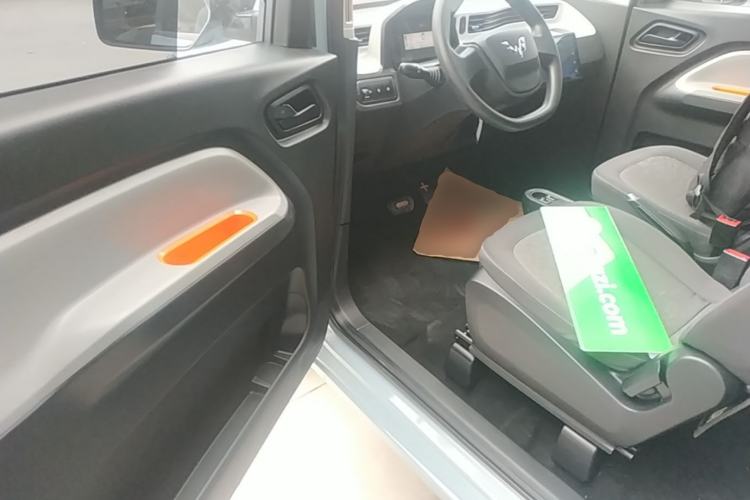 Used Wuling Hongguang MINIEV 2020 Lite Version Lithium Iron Phosphate Driver Seat