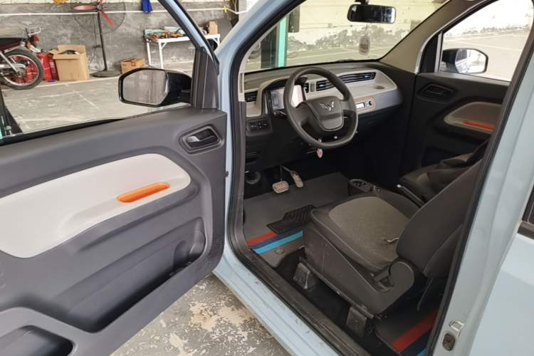 Used Wuling Hongguang MINIEV 2020 Freedom Version Lithium Iron Phosphate Driver Seat