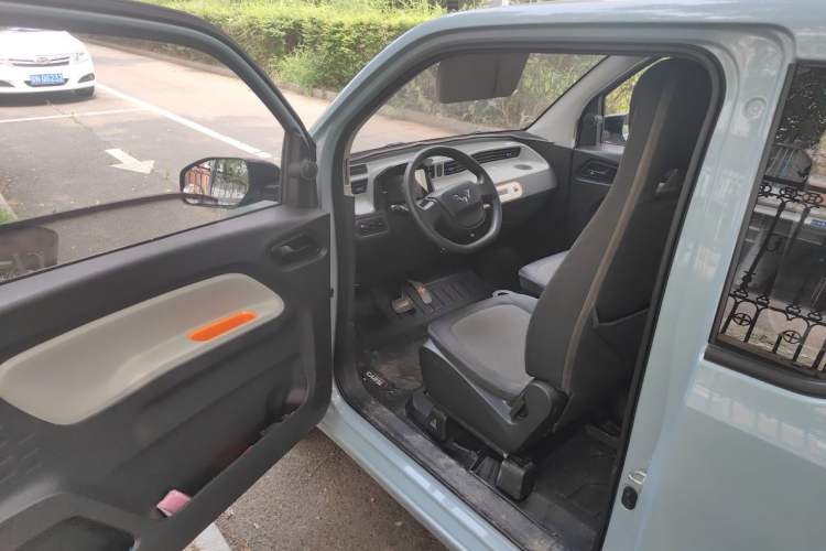Used Wuling Hongguang MINIEV 2020 Enjoyment Model Lithium Iron Phosphate Driver Seat