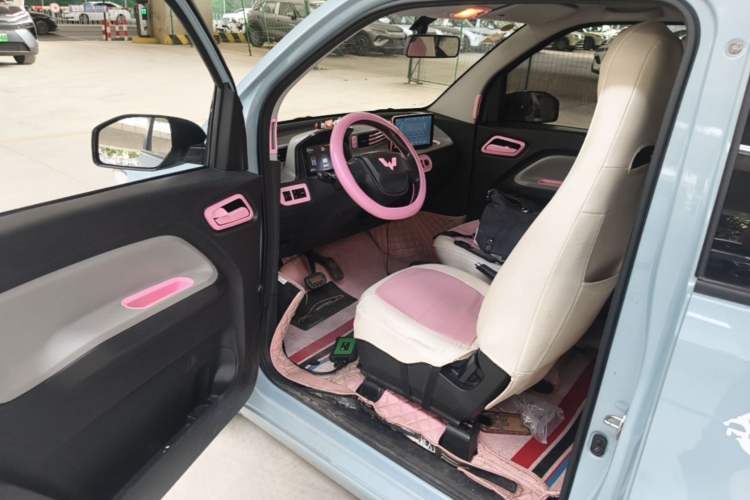 Used Wuling Hongguang MINIEV 2020 Zizai Version Lithium-NMC Driver Seat