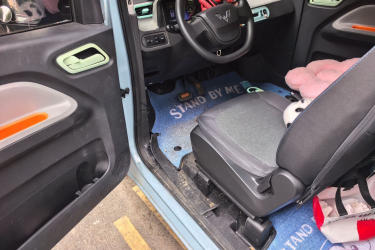 Used Wuling Hongguang MINIEV 2020 Enjoyment Model Lithium Iron Phosphate Driver Seat