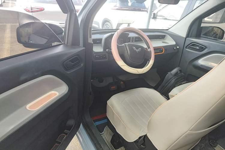 Used Wuling Hongguang MINIEV 2020 Enjoyment Model Lithium Iron Phosphate Driver Seat