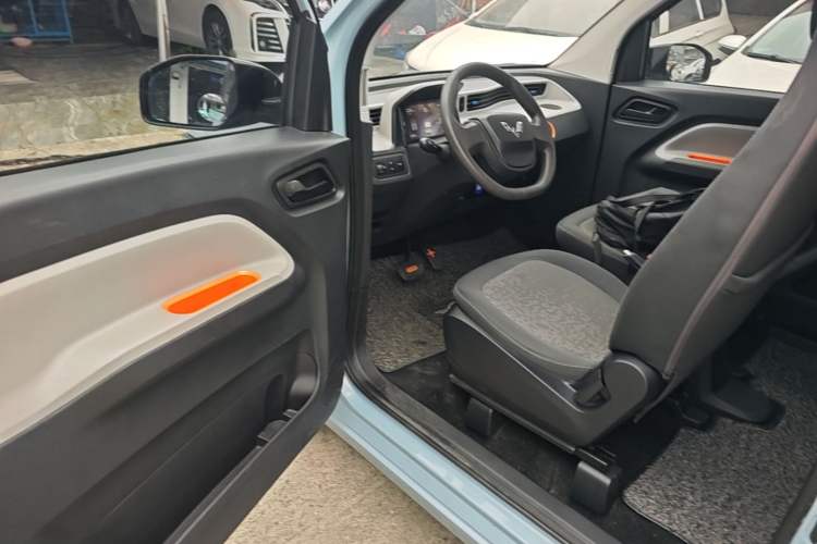 Used Wuling Hongguang MINIEV 2020 Enjoyment Model Lithium Iron Phosphate Driver Seat