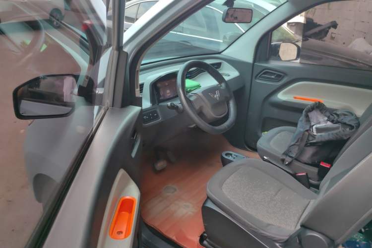 Used Wuling Hongguang MINIEV 2020 Freedom Version Lithium Iron Phosphate Driver Seat