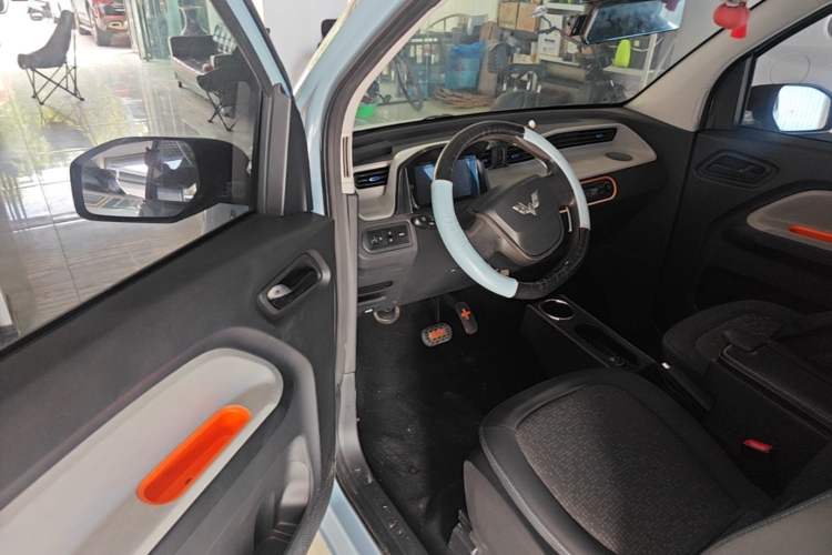 Used Wuling Hongguang MINIEV 2020 Enjoyment Model Lithium Iron Phosphate Driver Seat