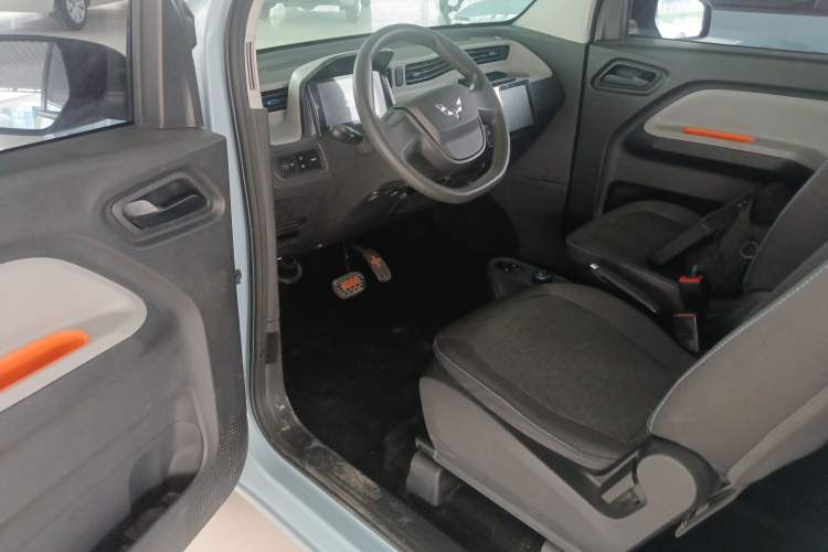 Used Wuling Hongguang MINIEV 2020 Freedom Version Lithium Iron Phosphate Driver Seat