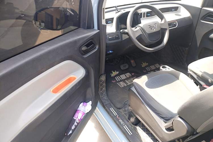 Used Wuling Hongguang MINIEV 2020 Zizai Version Lithium-NMC Driver Seat